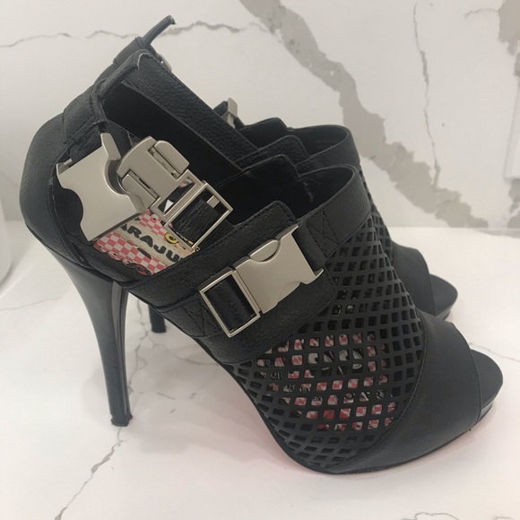 Women’s heels - Picture 2 of 3